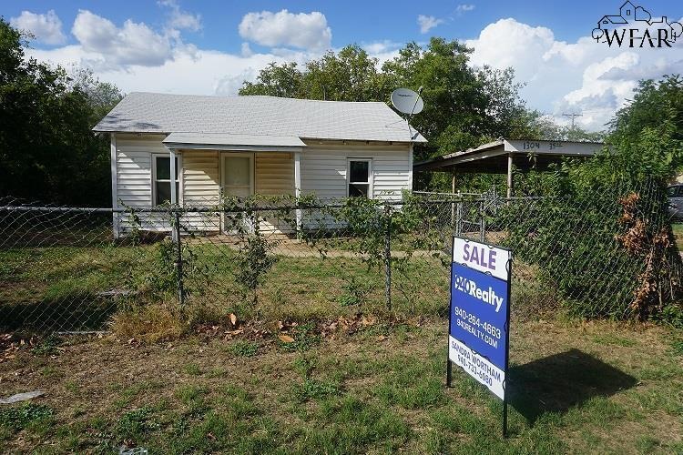 1304 35th St, Wichita Falls, TX 76302 - photo 1