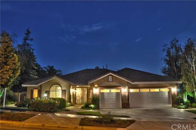 Richly-appointed single-story dream home in Master