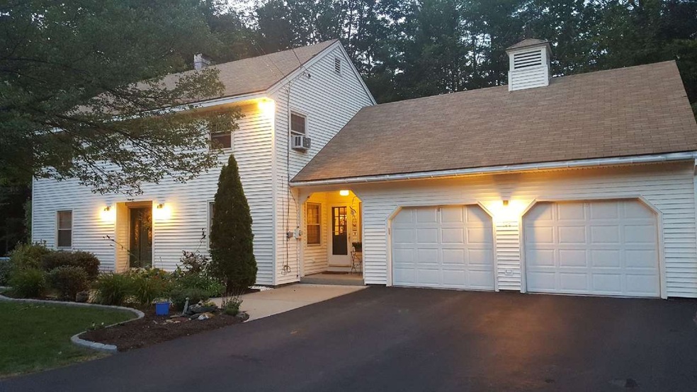 105 Ledgewood Rd, Claremont, NH 03743 - photo 1