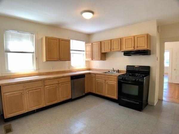 41 Fiske St unit 43, Waltham, MA 02451 - photo 1