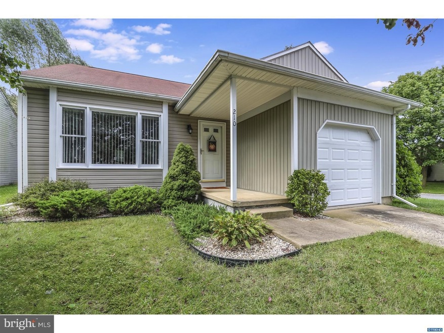 210 Skeet Cir W, Bear, DE 19701 - photo 1