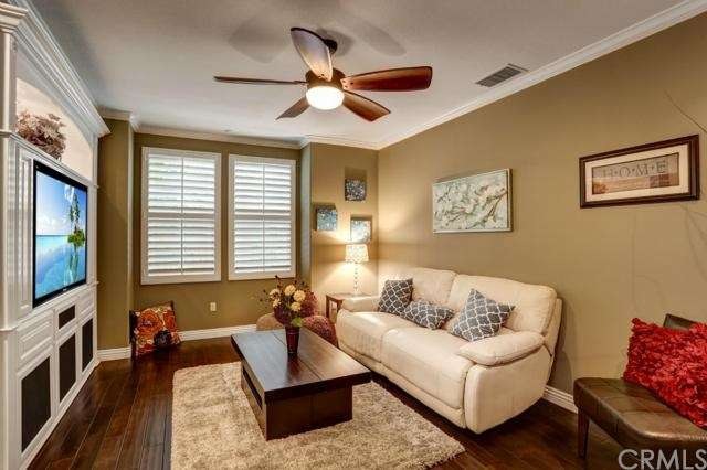 End Unit Townhome with Custom entertainment center