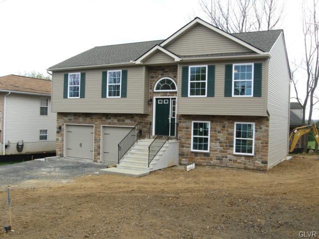 701 Oakwood St, Easton, PA 18045 - photo 1