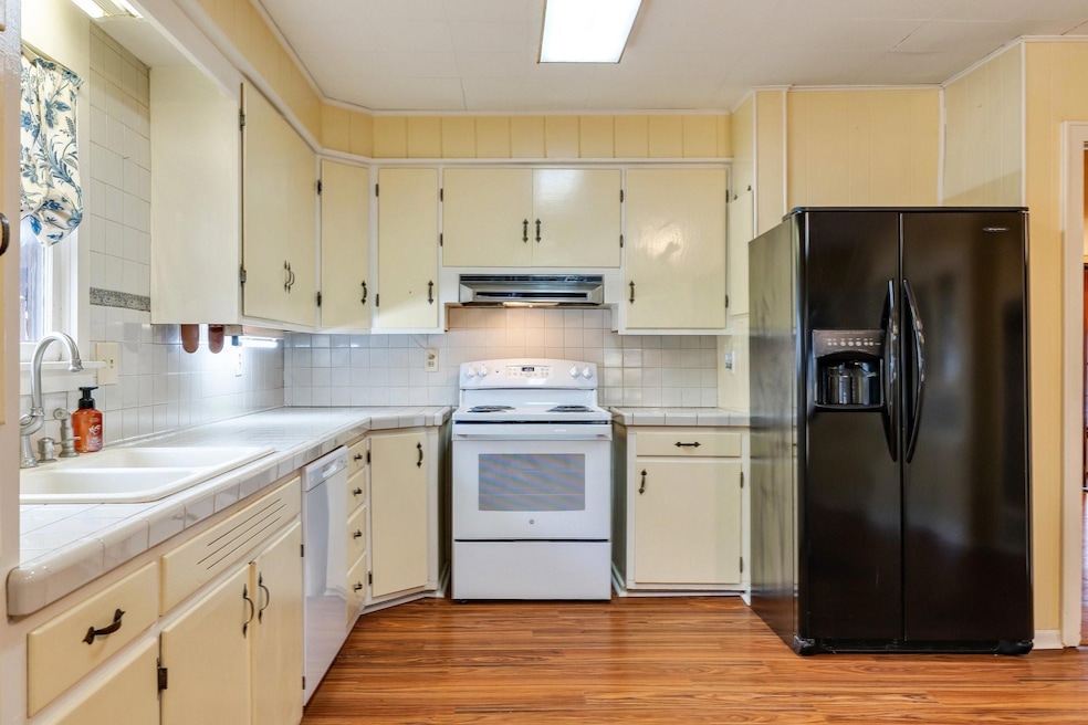 44 Vaughn Dr, Denison, TX 75020 - photo 1