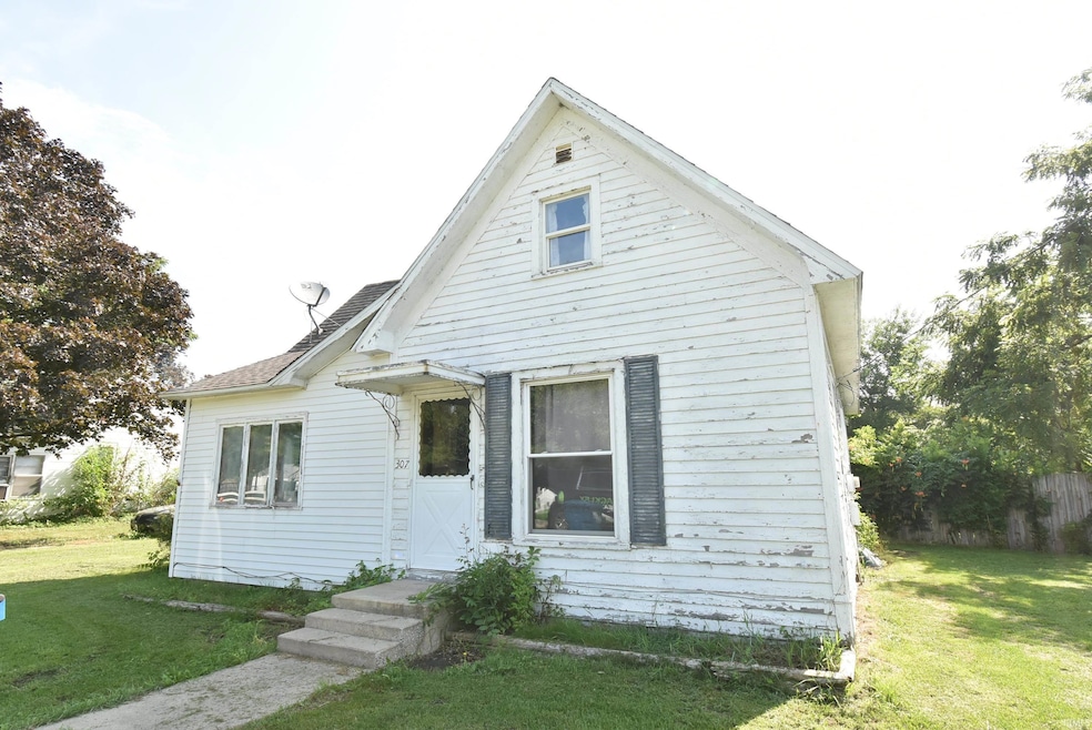307 S Center St, Boswell, IN 47921 - photo 1