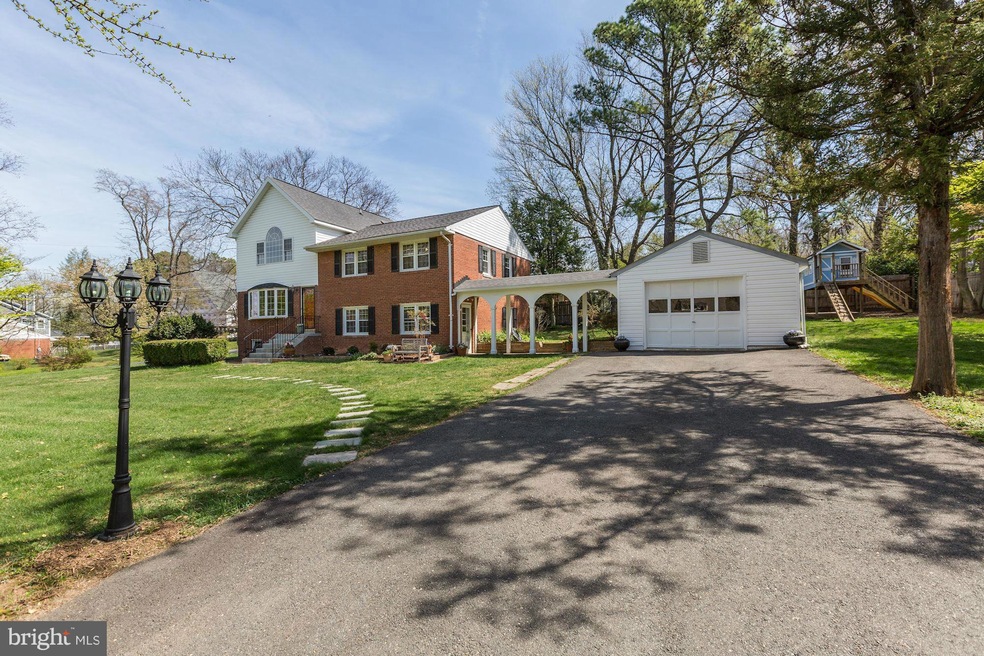 2109 Reynolds St, Falls Church, VA 22043 - photo 1