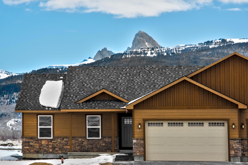 927 Booshway St, Driggs, ID 83422 - photo 1