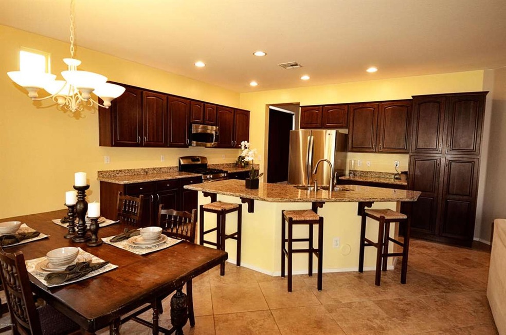 Kitchen & Dining Room
