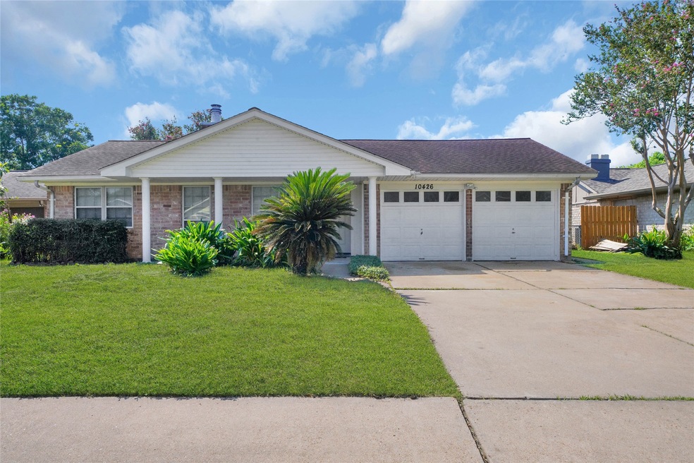 10426 Kirkshire Dr, Houston, TX 77089 - photo 1