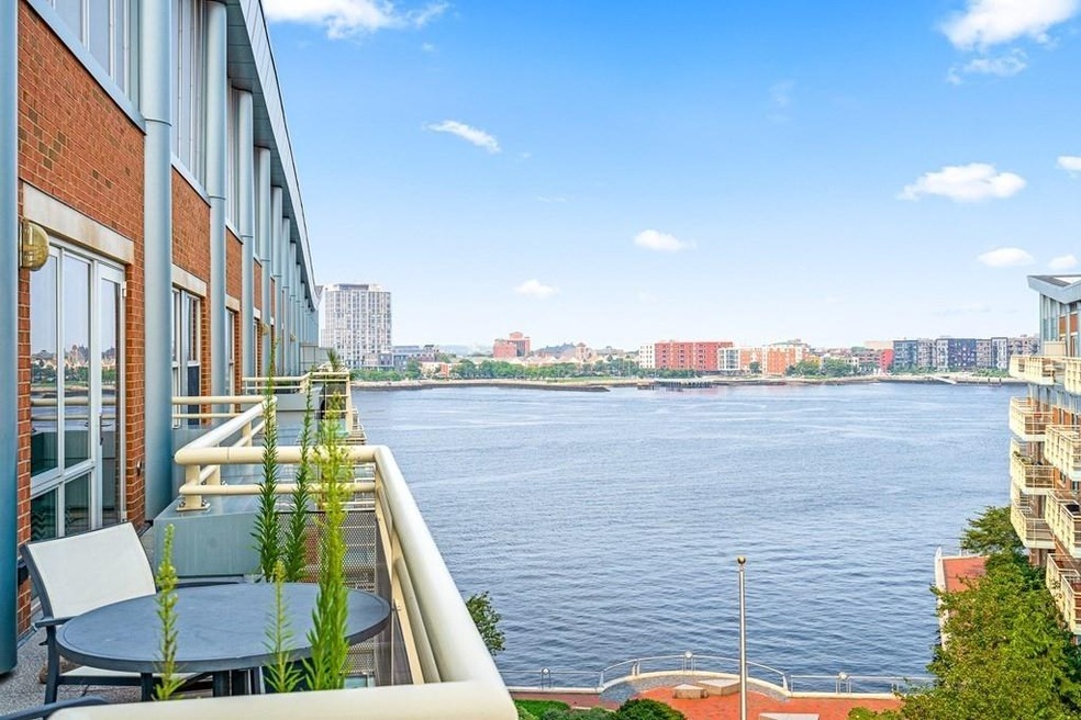 3 Battery Wharf unit 3604, Boston, MA 02109 - photo 1