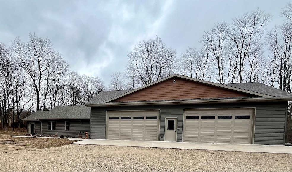 E412 Grenlie Rd, Waupaca, WI 54981 - photo 1