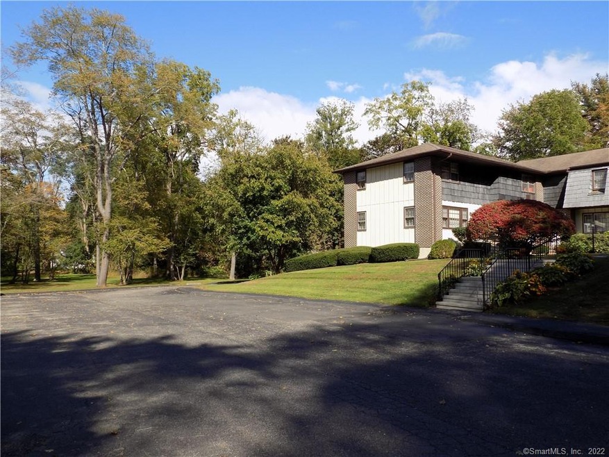 80 Chestnut St unit J, Bethel, CT 06801 - photo 1