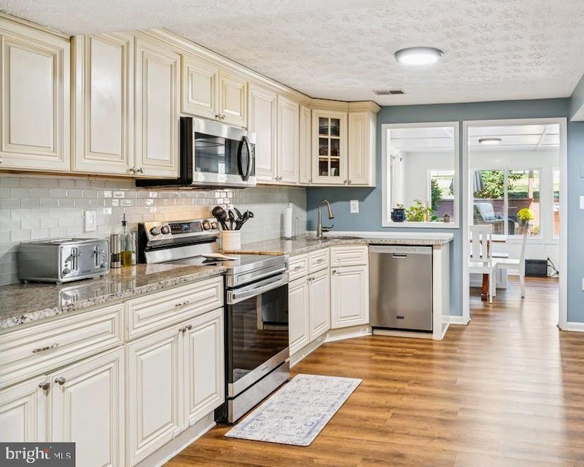 Under Contract $432,500