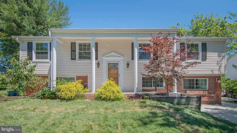13126 Mercury Ln, Fairfax, VA 22033 - photo 1