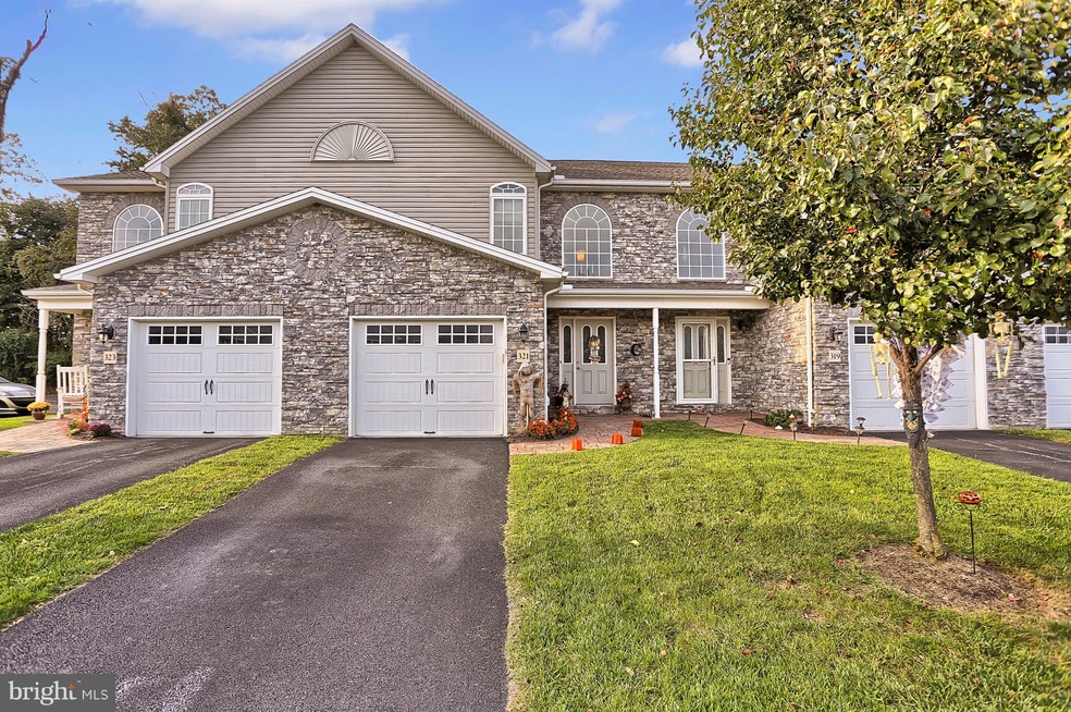 321 Briar Ridge Cir, Enola, PA 17025 - photo 1