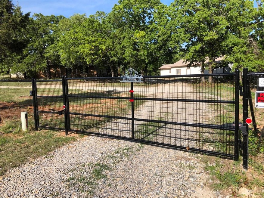 233 Samuel Dr, Weatherford, TX 76085 - photo 1