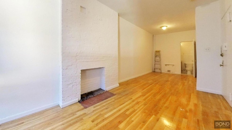 239 E 24th St unit 8, New York, NY 10010 - photo 1
