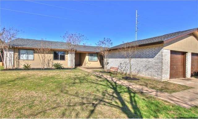 Charming Newly Remodeled Duplex.  New Exterior Pai