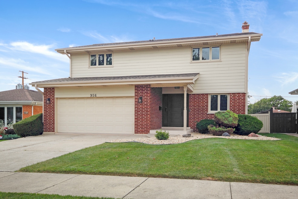 956 S Cedar Ave, Elmhurst, IL 60126 - photo 1