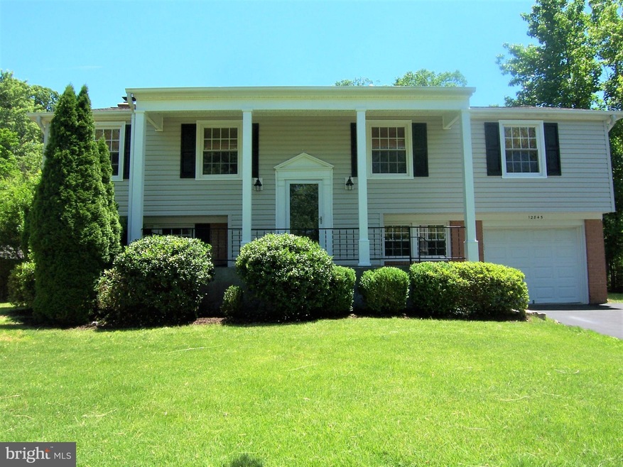 12845 Point Pleasant Dr, Fairfax, VA 22033 - photo 1