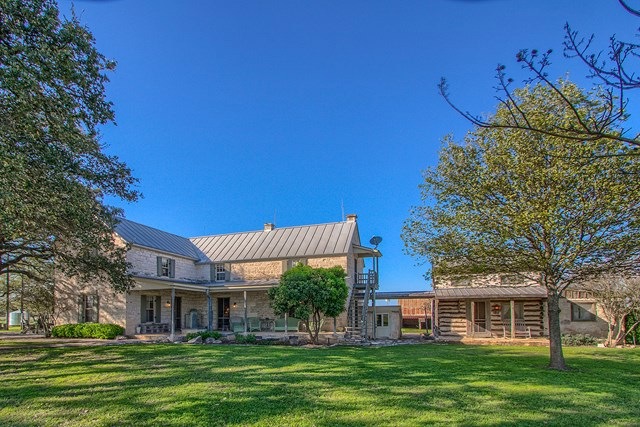 575 Buckeye Rd, Fredericksburg, TX 78624 - photo 1