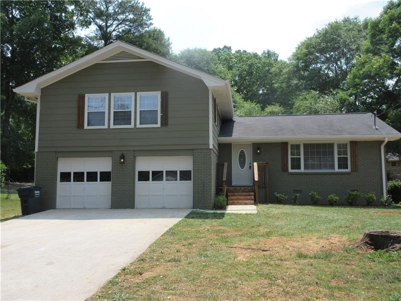 5256 Corinth Cir, Stone Mountain, GA 30087 - photo 1