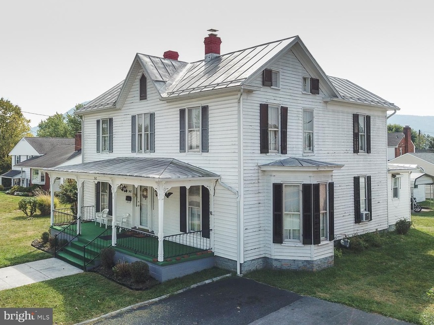 342 E Queen St, Strasburg, VA 22657 - photo 1