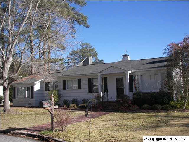 108 Clubview Cir, Gadsden, AL 35901 - photo 1