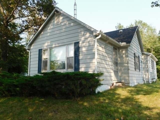 4062 Bayview Dr, Beaverton, MI 48612 - photo 1