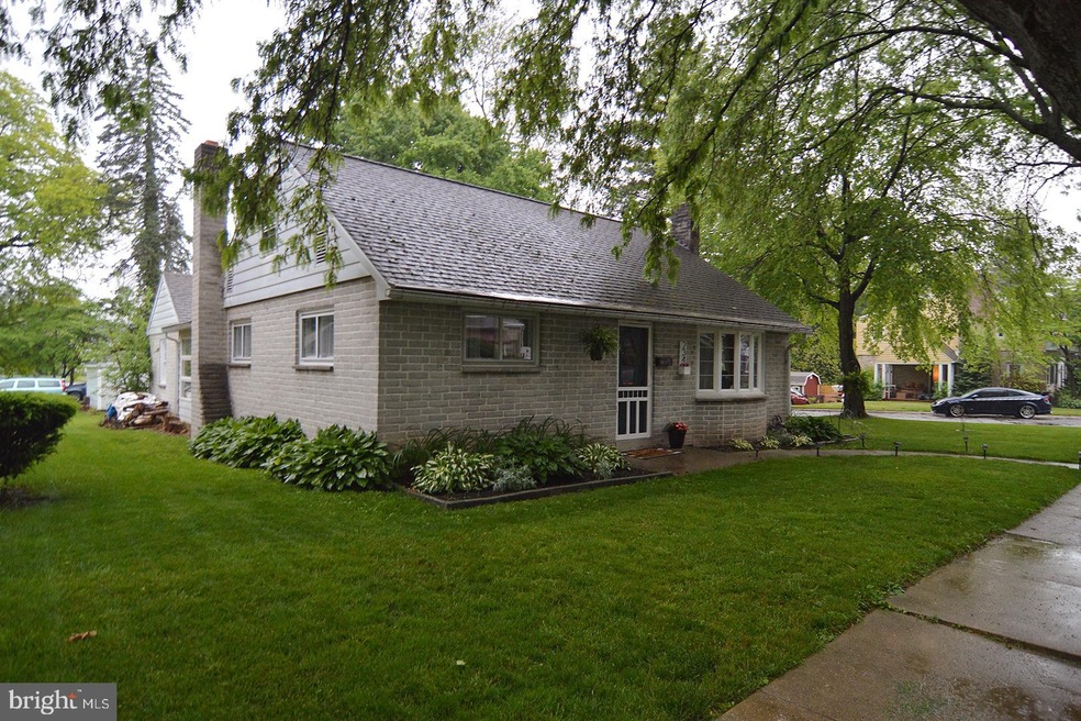 234 Jefferson Blvd, Reading, PA 19609 - photo 1