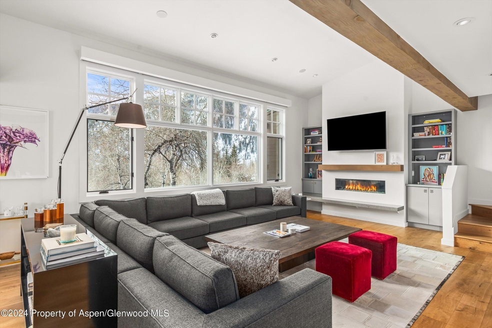 09-449MountainLaurelDr4_24012309