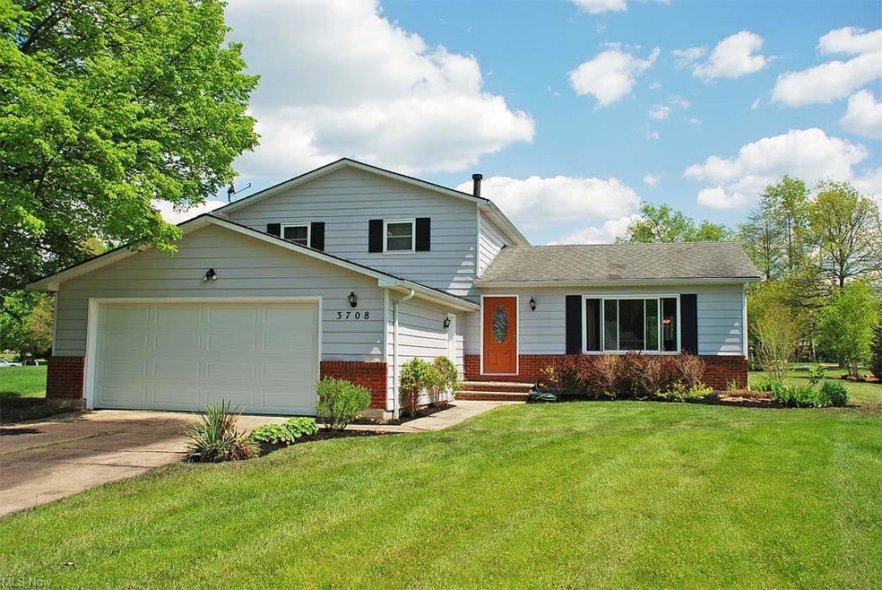 Welcome to 3708 Nautilus Trail in the Aurora Shore