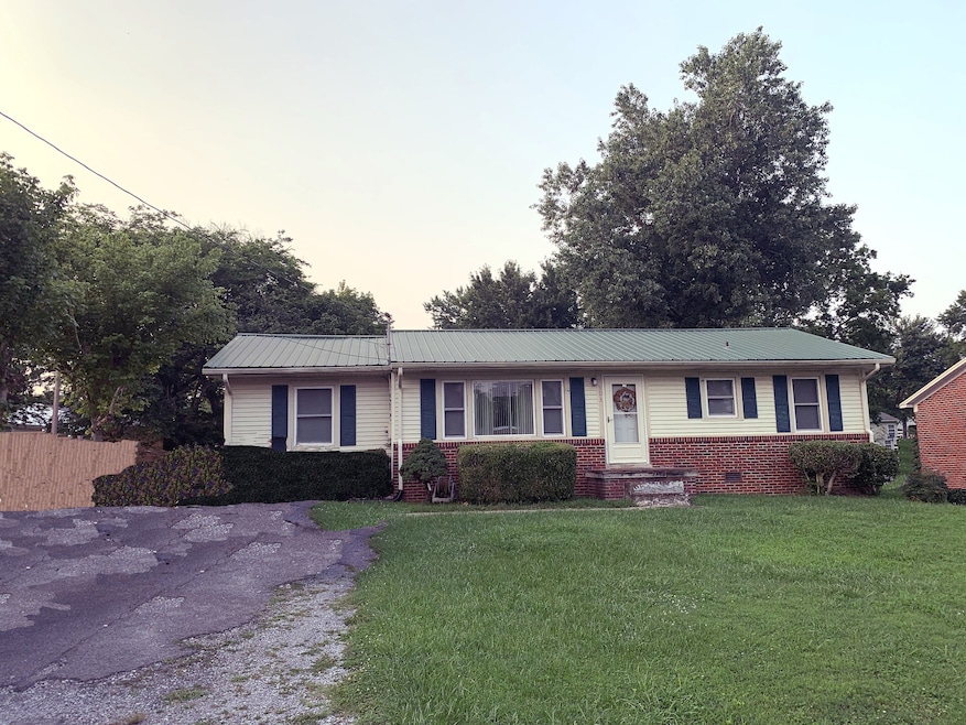 303 Rolling Rd, Shelbyville, TN 37160 - photo 1