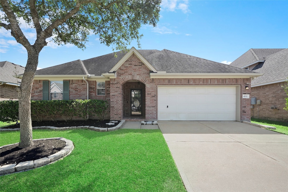 4702 High Creek Ct, Alvin, TX 77511 - photo 1