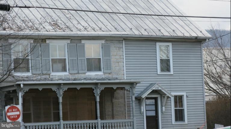 190 N Massanutten St unit . 2, Strasburg, VA 22657 - photo 1