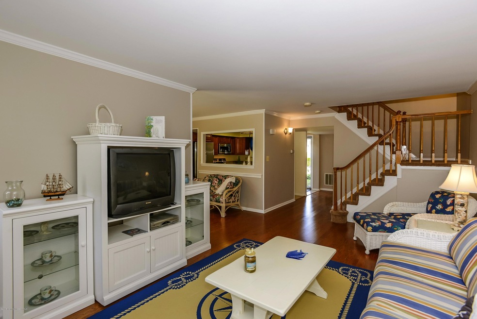 007_Living Room