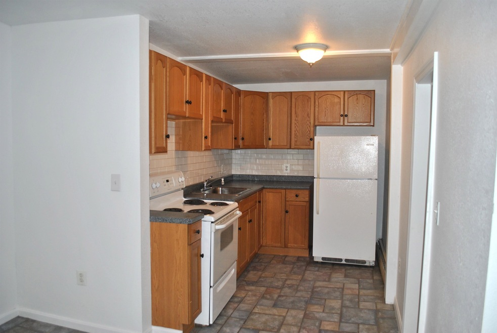 7 Winter St unit 5, Nashua, NH 03064 - photo 1