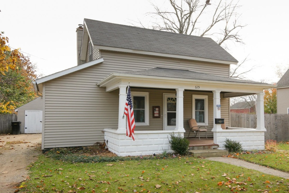 615 Main St-101
