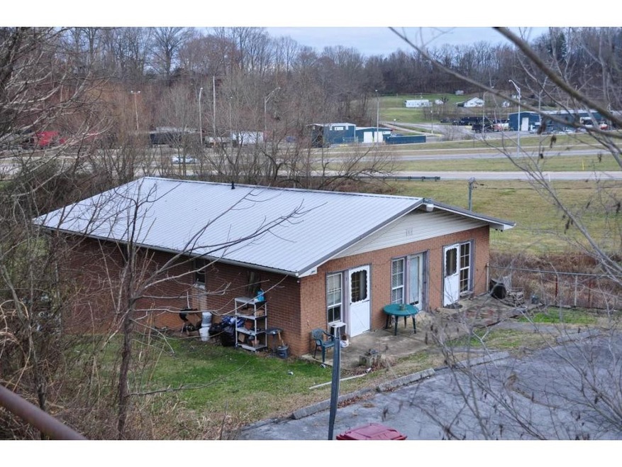 814 Rich Acres Rd, Johnson City, TN 37601 - photo 1