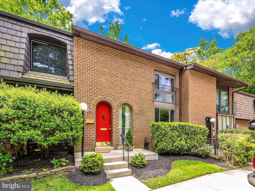 10881 Deborah Dr, Potomac, MD 20854 - photo 1