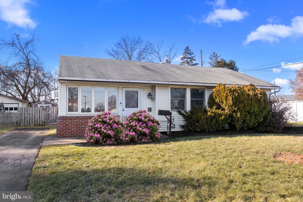 301 Rose Ave, Morrisville, PA 19067 - photo 1