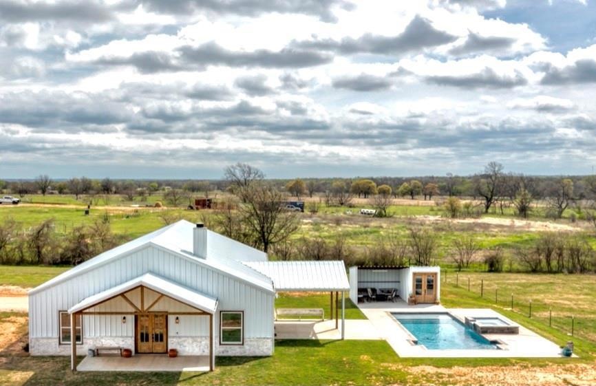 1527 J e Woody Rd, Springtown, TX 76082 - photo 1