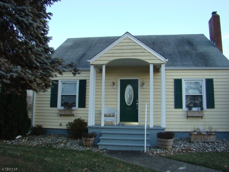 200 St James Ave, Pohatcong Twp., NJ 08865 - photo 1