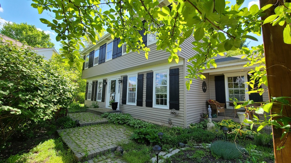 637 Sylvan Ct, Batavia, IL 60510 - photo 1