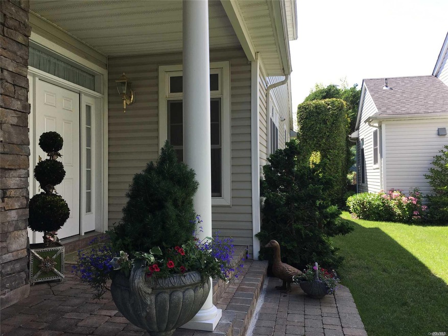 105 W Overlook, Port Washington, NY 11050 - photo 1