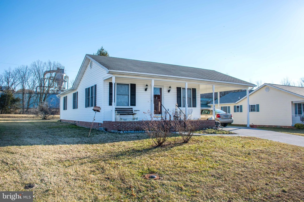 935 Dutchess Cir, Strasburg, VA 22657 - photo 1