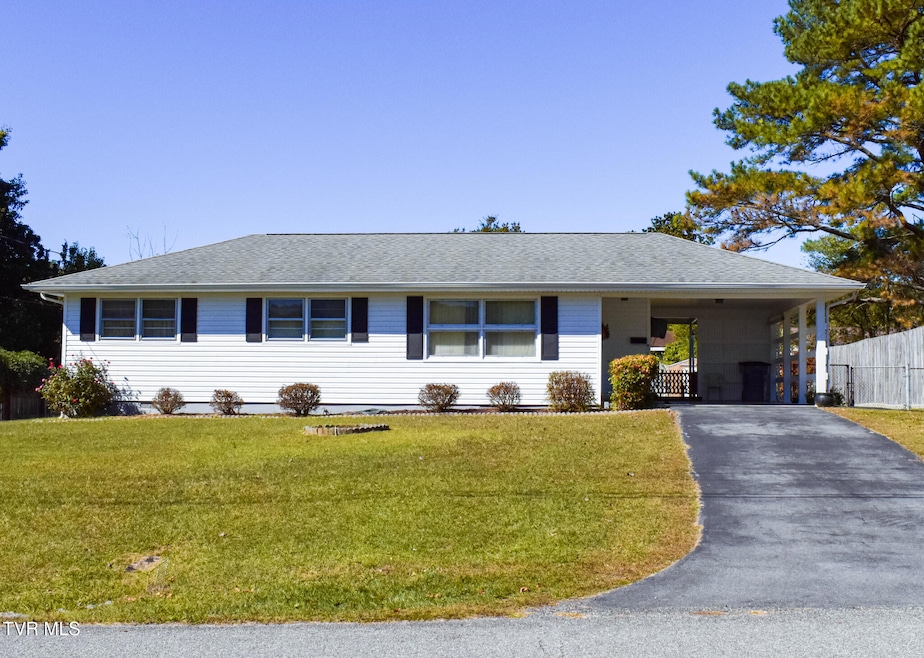 212 Hemlock Rd, Bristol, TN 37620 - photo 1