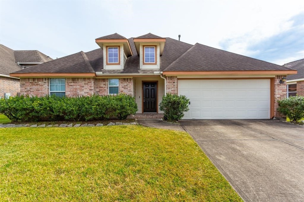 3507 Cypress Village Dr, Pearland, TX 77584 - photo 1