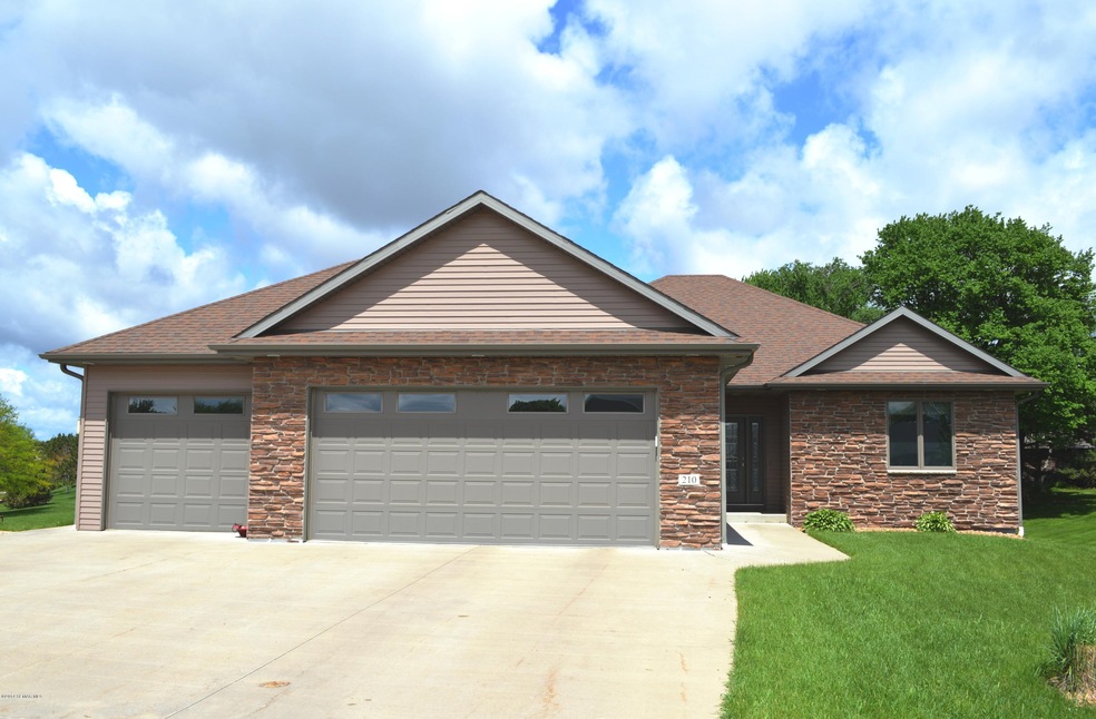 210 3rd Ave SE, Plainview
