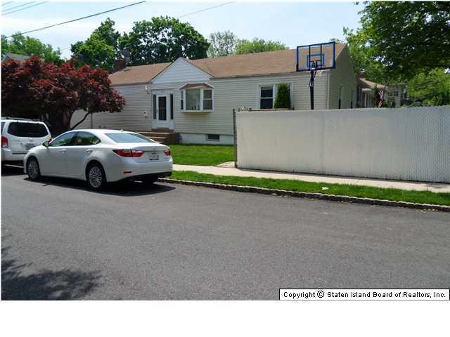 200 Otis Ave, Staten Island, NY 10306 - photo 1
